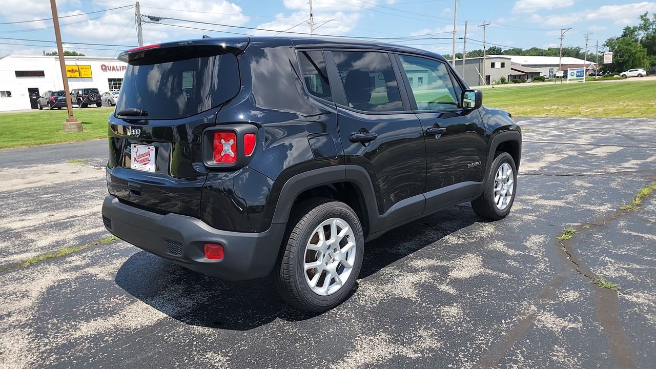 Used 2023 Black Clearcoat Jeep Latitude image 8