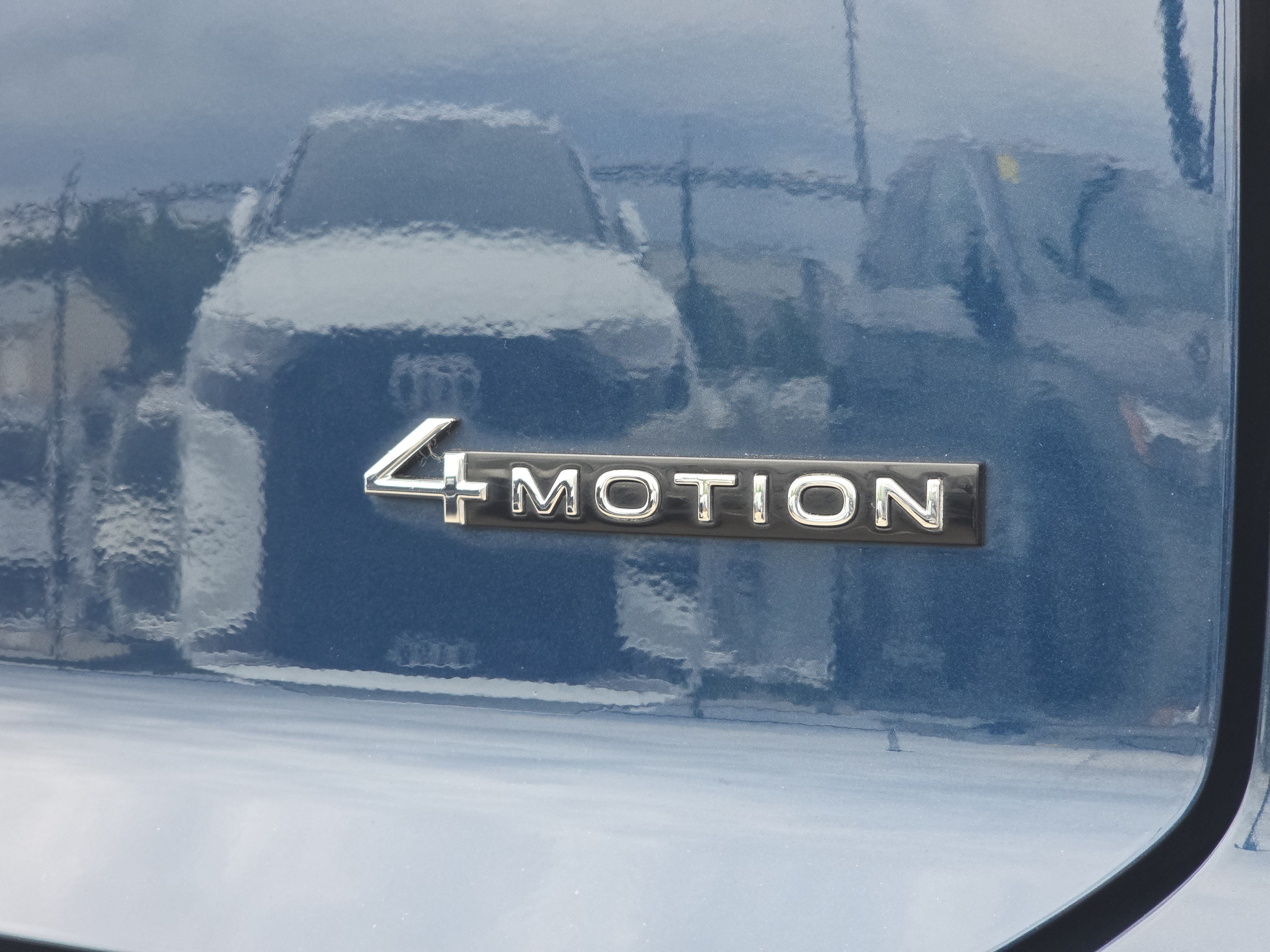 Certified Used 2023 Blue Metallic Volkswagen 3.6L V6 SE w/Technology image 13