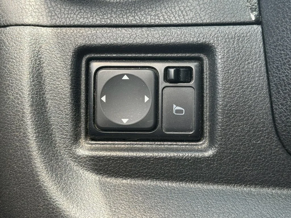 Used 2014 Metallic Peacock Nissan SV image 28