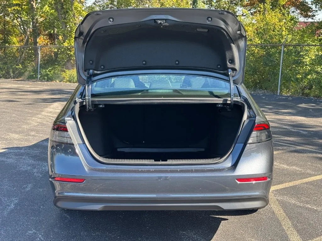 Certified Used 2026  Honda SE image 5