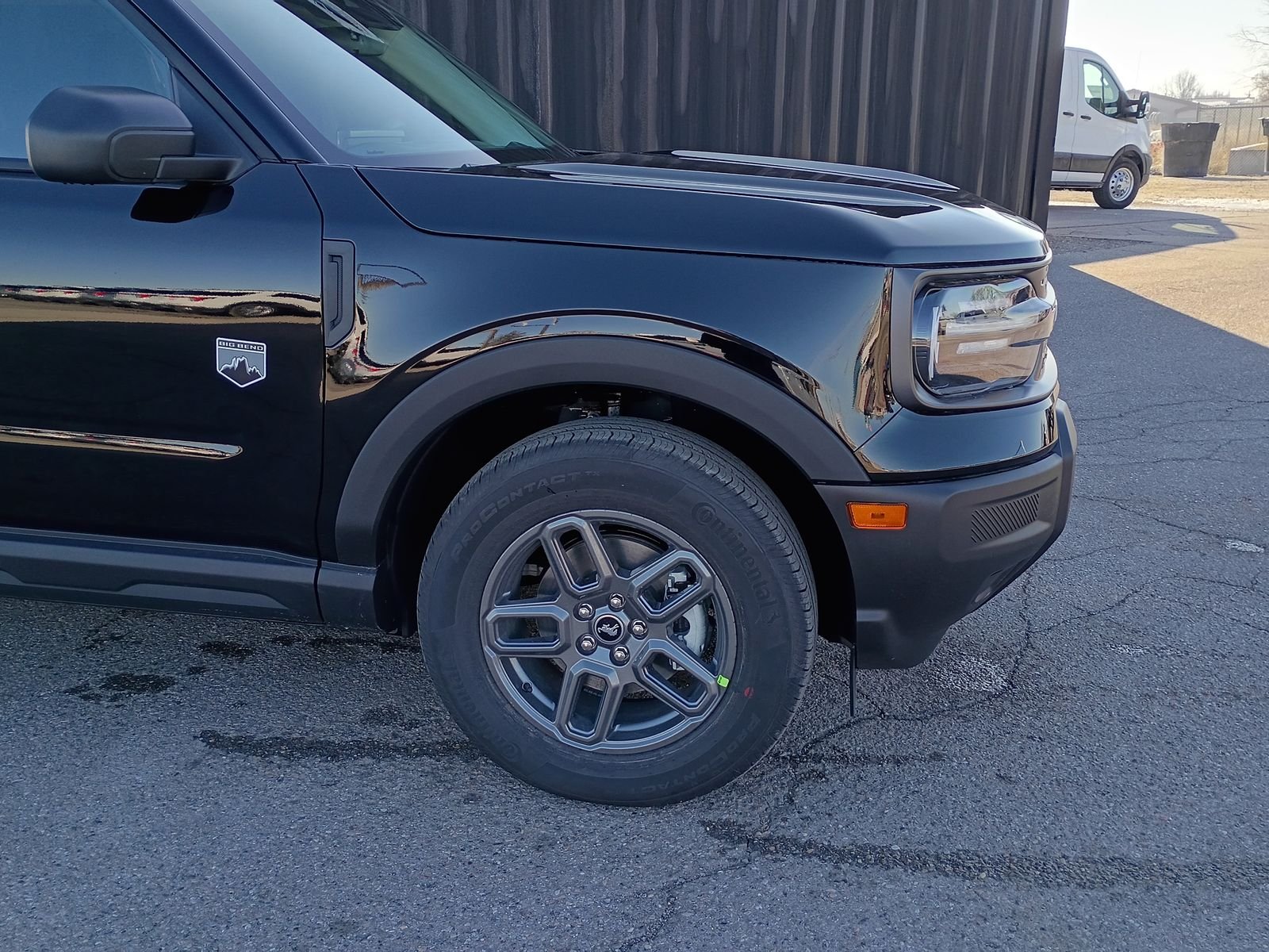 View vehicle photo 5