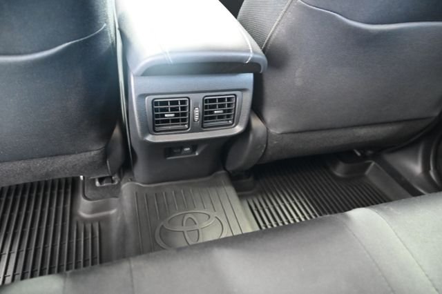 2023 Toyota Venza LE - Photo 27