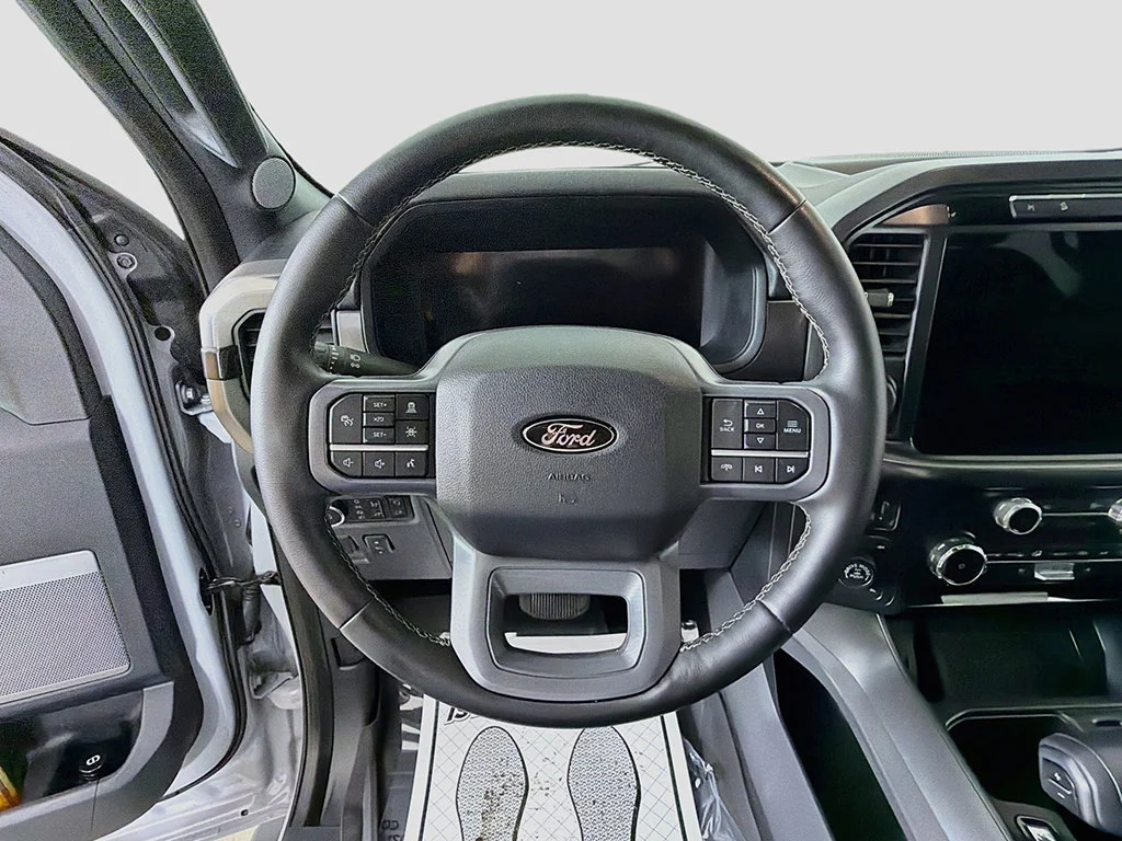 Used 2025 Space White Metallic Ford Lariat image 34