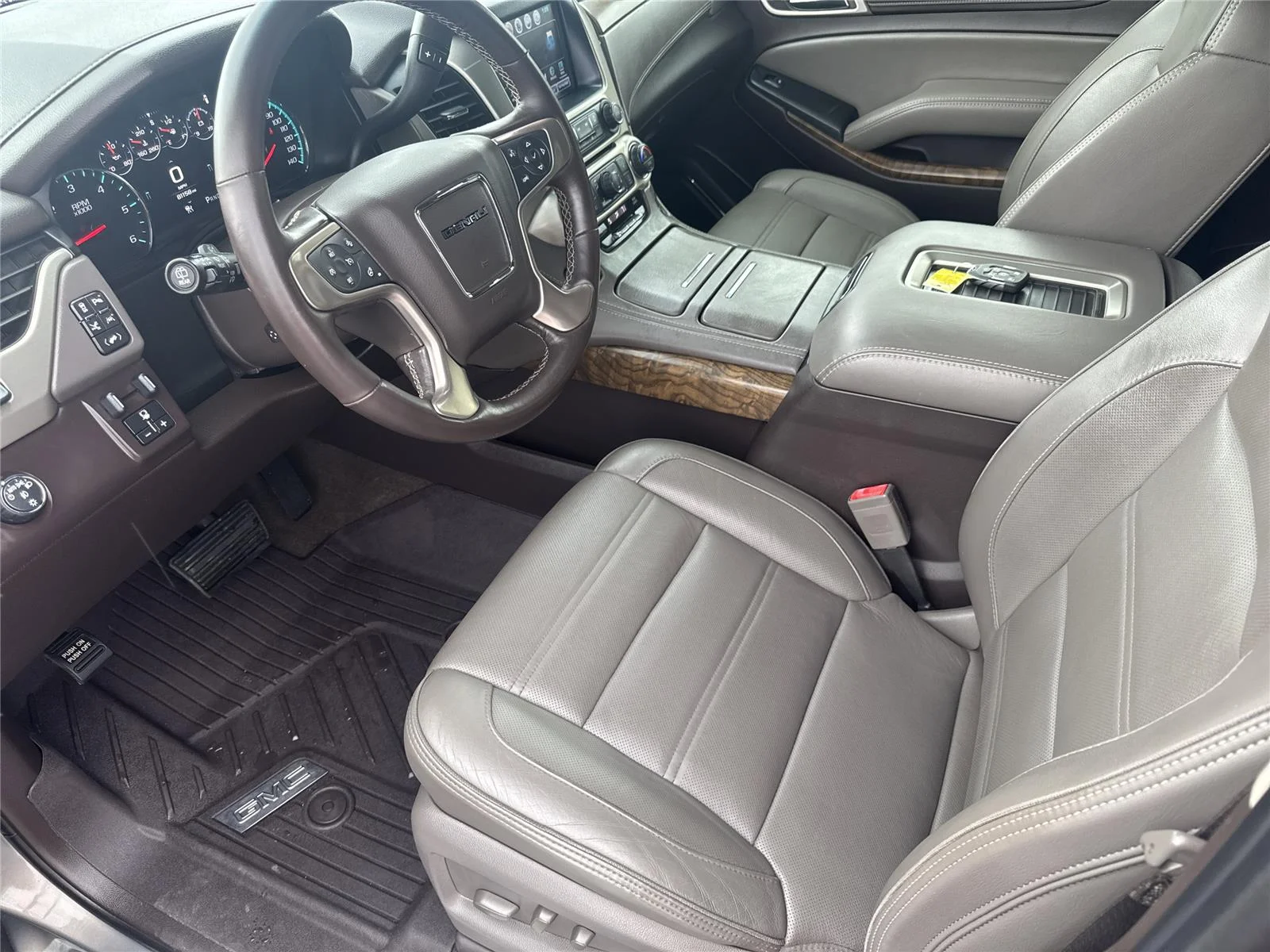 Used 2019 PEPPERDUST METALLIC GMC Denali image 10