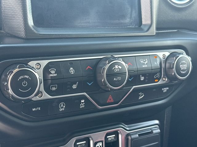 Used 2019 Black Jeep Unlimited Sahara image 19