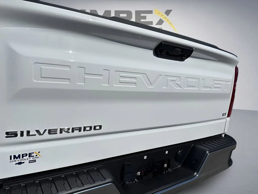 Used 2025 Summit White Chevrolet LT image 34