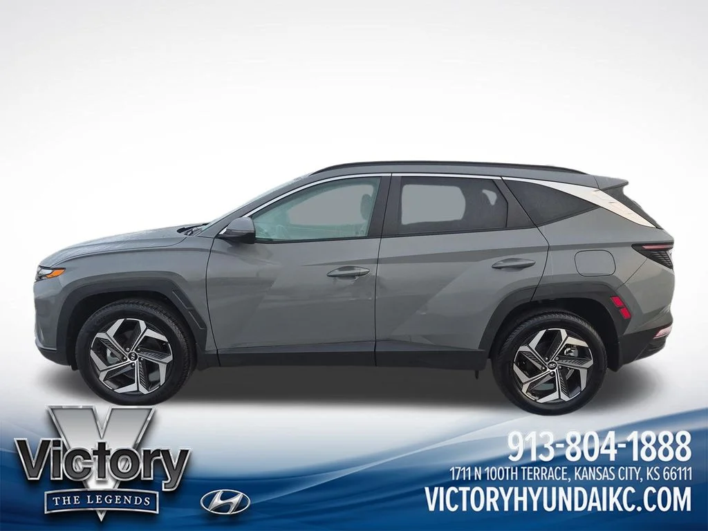 Used 2024 Gray Hyundai SEL image 2