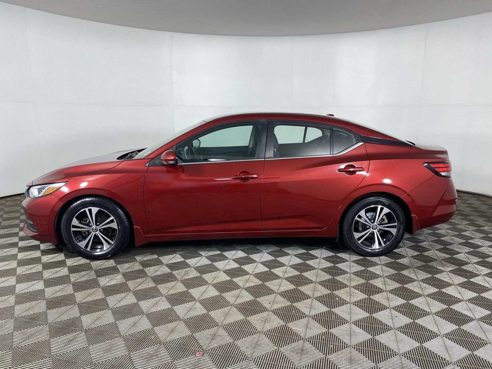 Used 2020 Scarlet Ember Tintcoat Nissan SV image 5