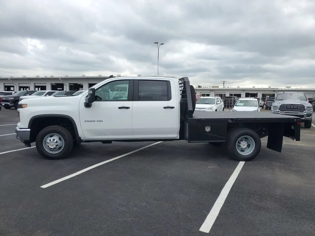 New 2026 Summit White Chevrolet Work Truck image 16