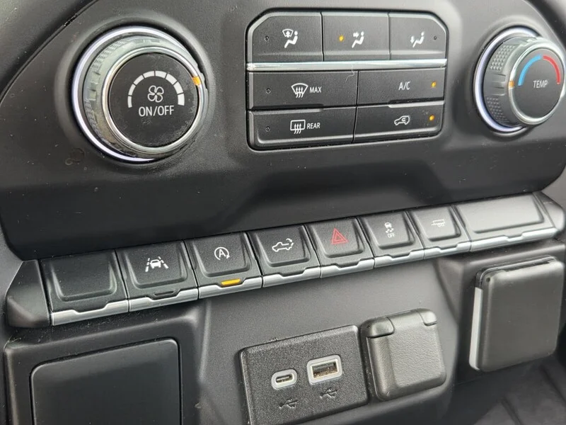 Used 2022 Summit White CHEVROLET CUSTOM image 23