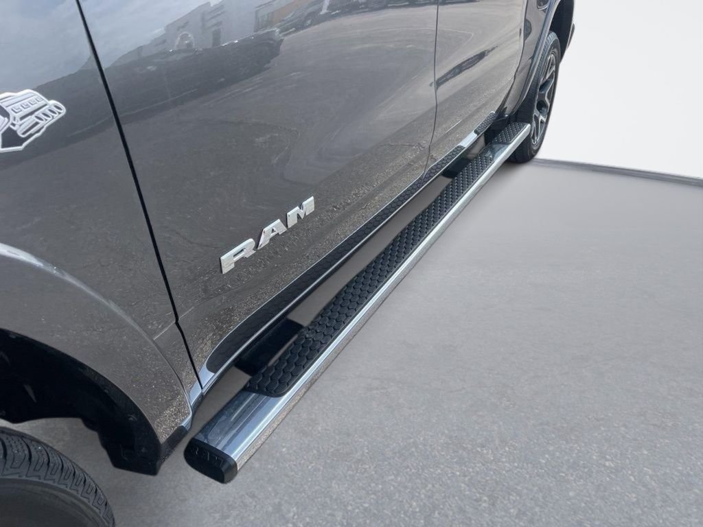 New 2026 Granite Crystal Metallic Clear-Coat Exterior Paint RAM Laramie image 11
