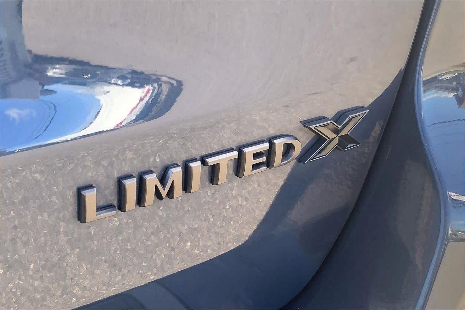 Used 2020 Slate Blue Pearlcoat Jeep Limited X image 10