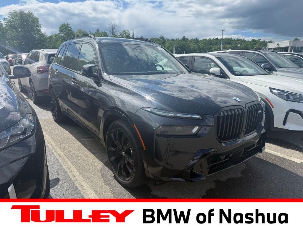 2025 BMW X7 M60i's photo