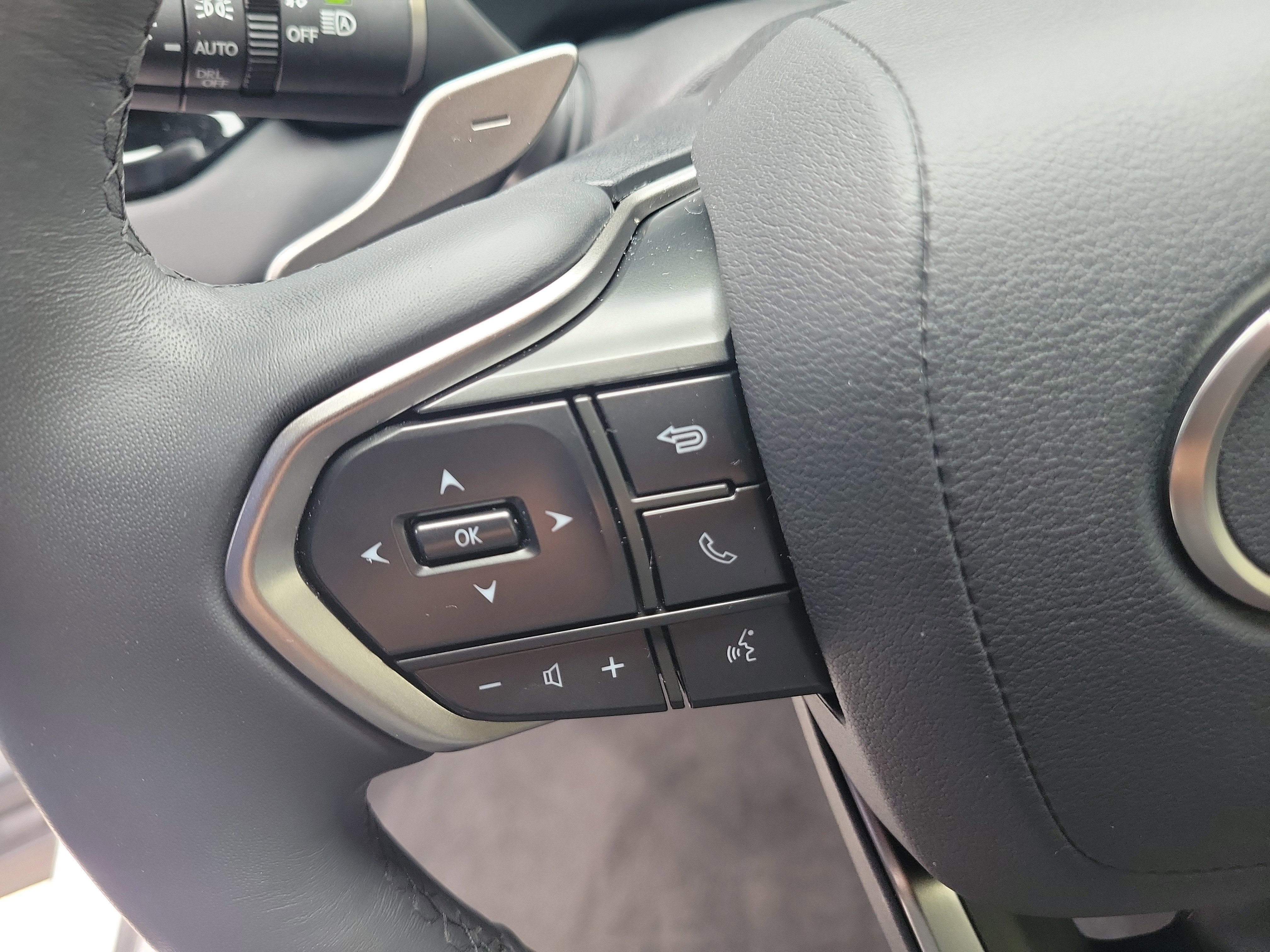 Certified Used 2025 Iridium Lexus RX 350 image 29