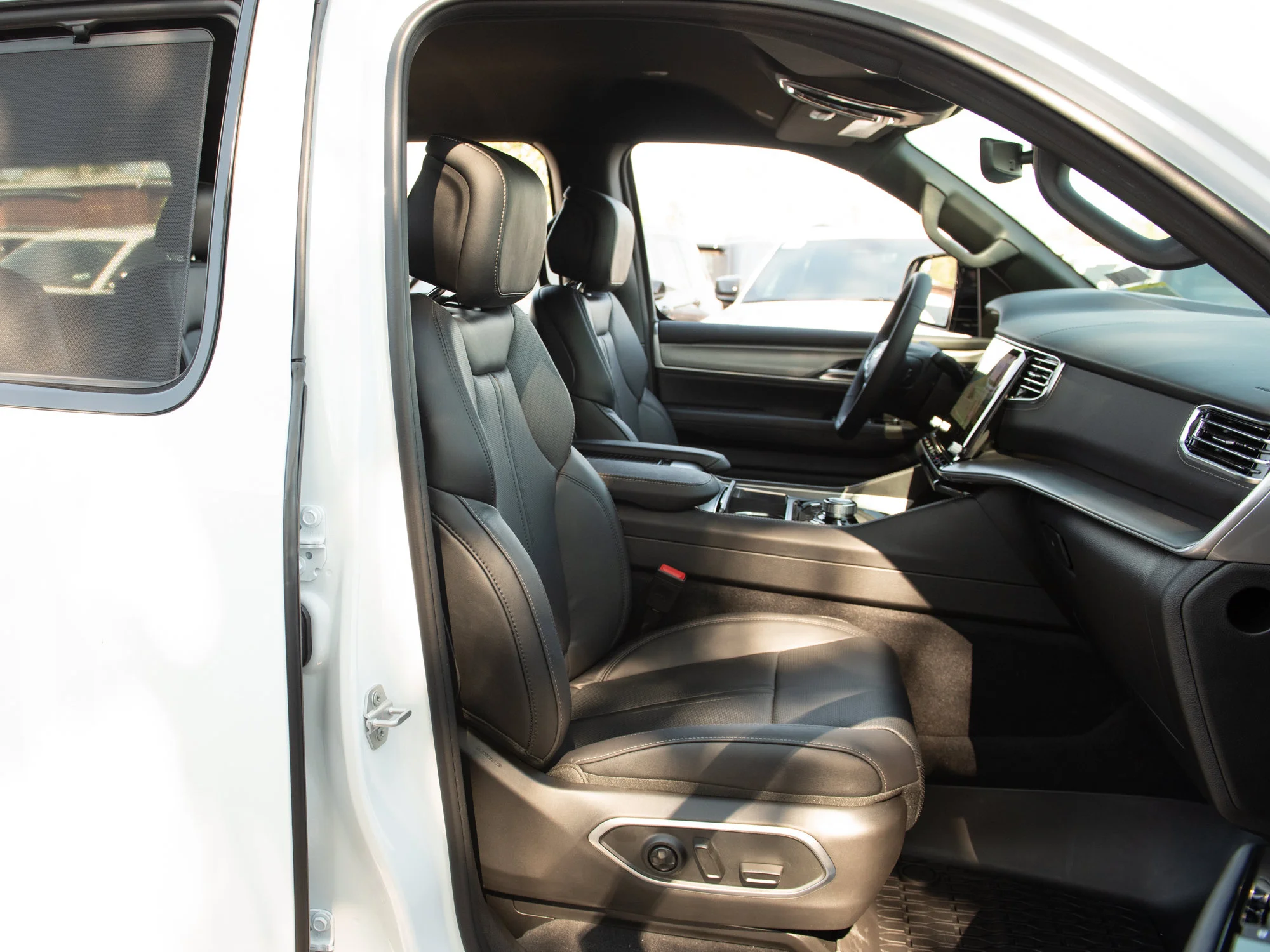 New 2026 White Jeep Limited Altitude* image 30