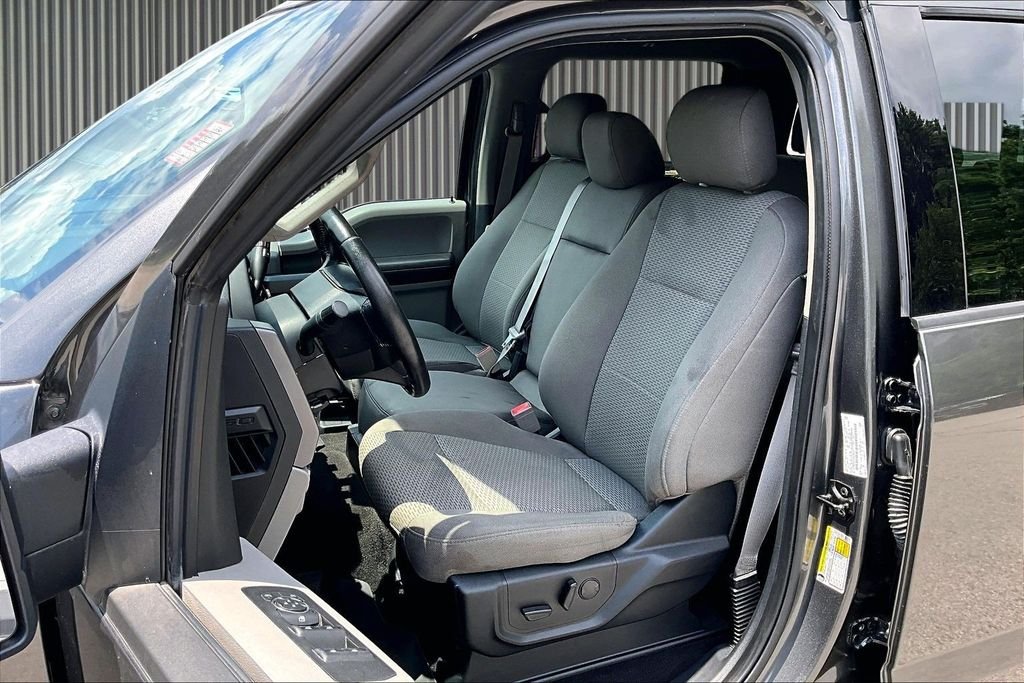 Used 2019 Gray Ford XLT image 29