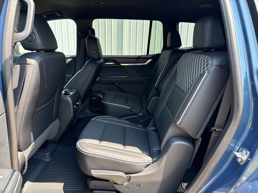 2026 GMC Acadia Denali - Photo 16