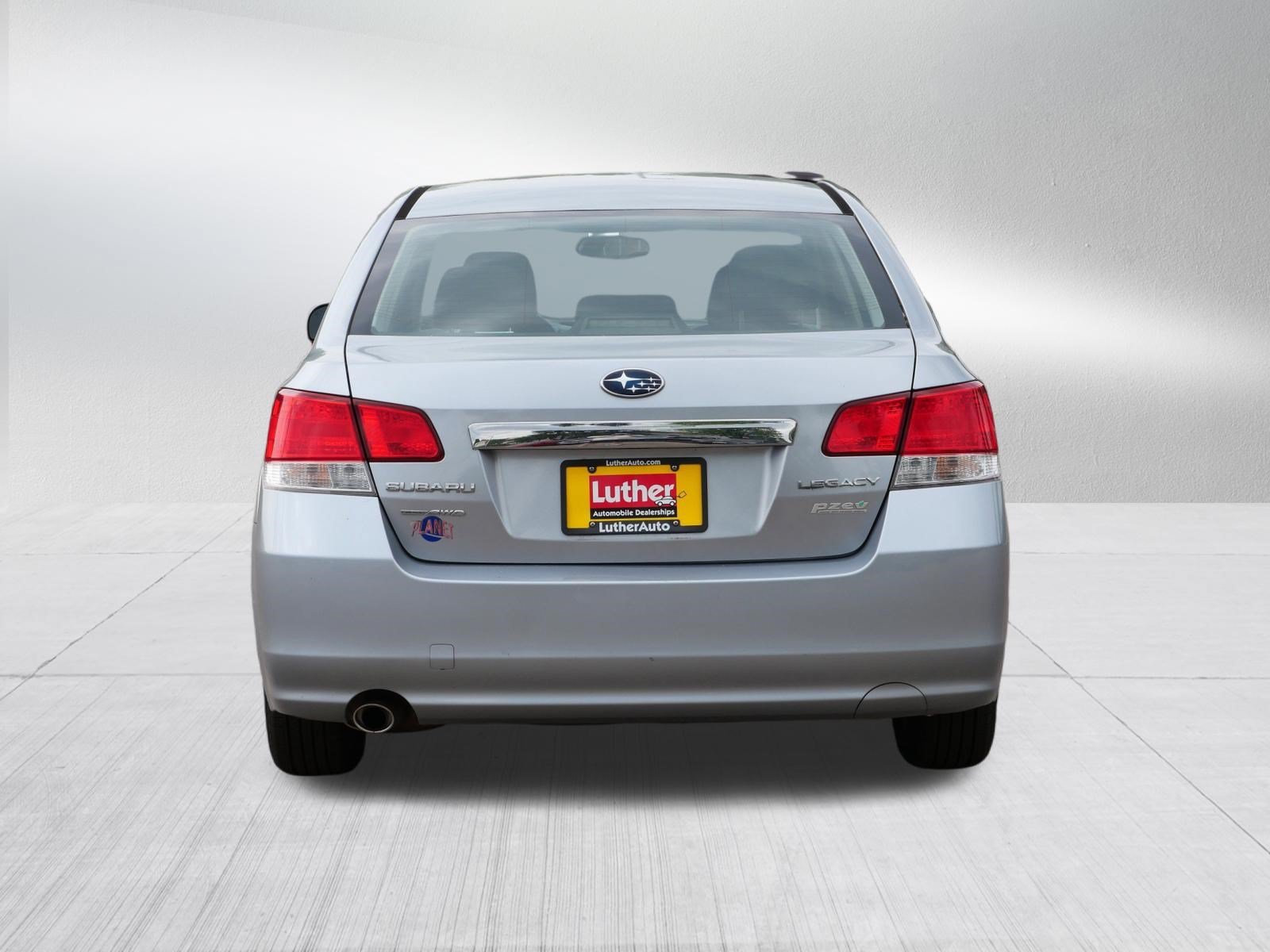Used 2012 Ice Silver Metallic Subaru 2.5i Premium image 6