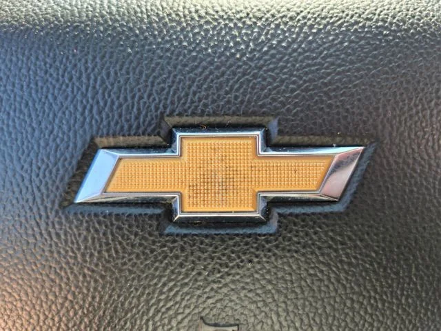 Used 2022 White Chevrolet LT image 30