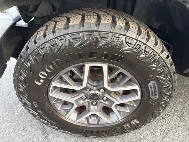 Used 2015 Gray Jeep Unlimited Sport image 13