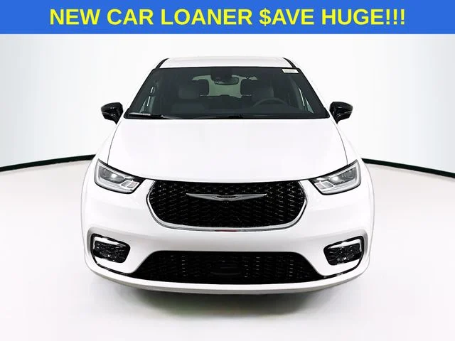 New 2026 Bright White Clear-Coat Exterior Paint Chrysler Select image 2