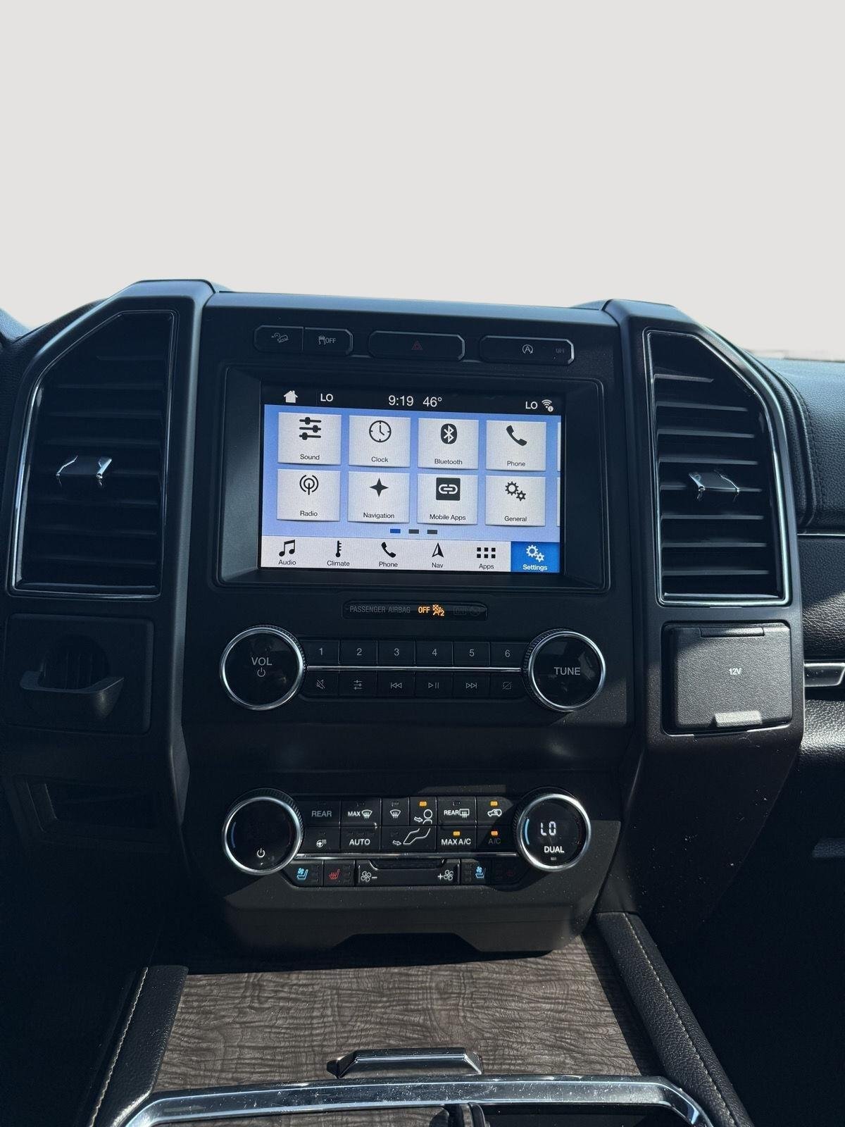 Used 2019 Ingot Silver Ford Limited image 17