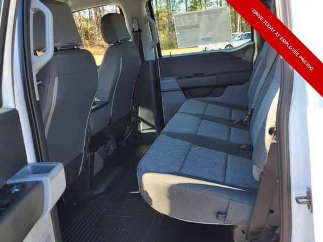 New 2026 Oxford White Ford F-250® XL image 34