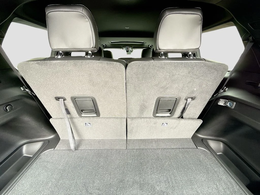 New 2026 Silver Zynith Jeep Laredo Altitude image 30
