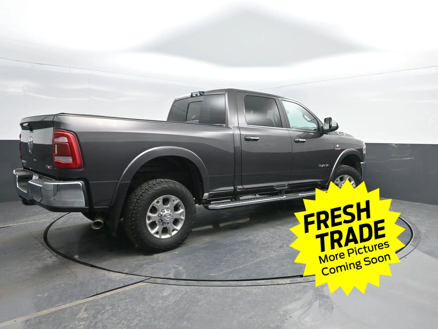 Used 2021 Granite Crystal Metallic Clearcoat Ram Laramie image 2