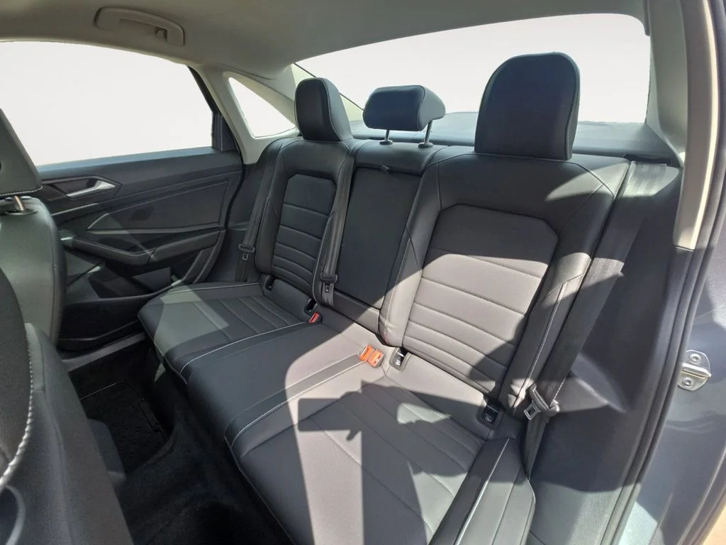 Used 2024 Gray Volkswagen 1.5T SE image 13