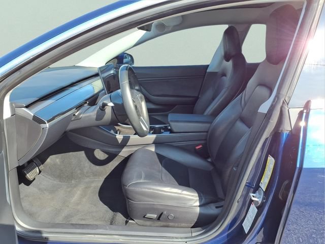 Used 2018  Tesla Long Range Battery image 13