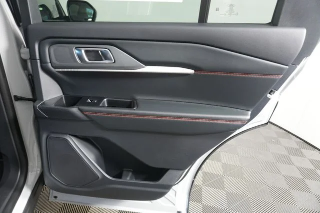 New 2027 Avalanche Gray Ford ST-Line image 34