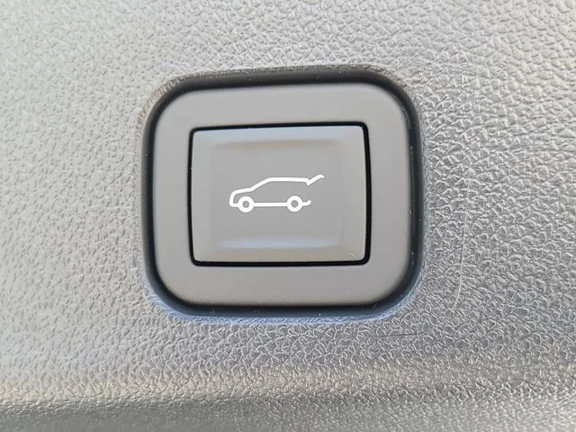 New 2026 Summit White Chevrolet LT image 7