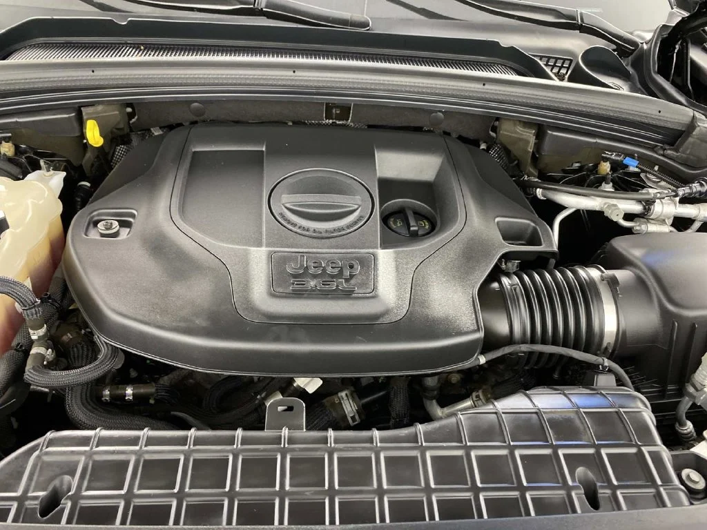Used 2021 Diamond Black Jeep Summit image 31