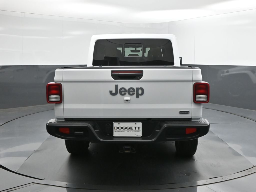 Used 2023 White Jeep Overland image 5