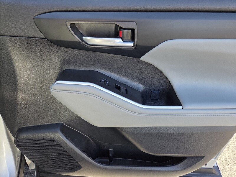 Used 2025 Silver Toyota XLE image 25