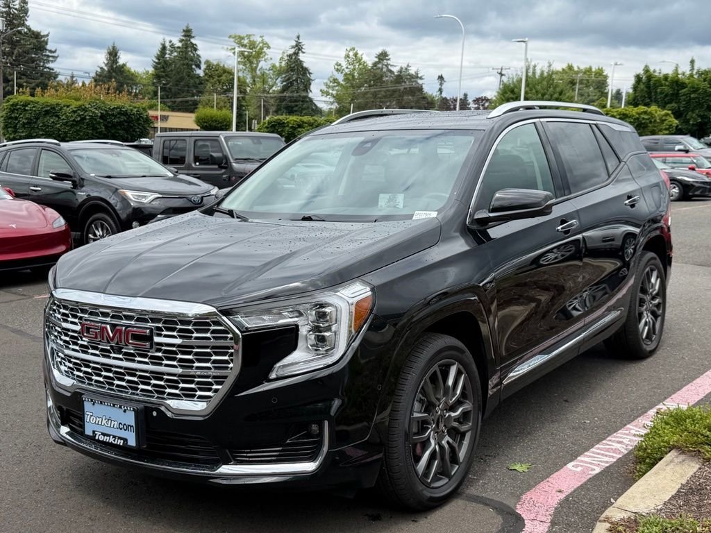 Used 2022 Ebony Twilight Metallic GMC Denali image 4