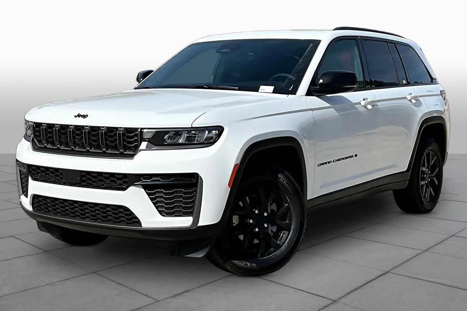 New 2026 Bright White Clear-Coat Exterior Paint Jeep Laredo Altitude image 2