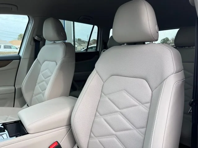 New 2026 White Volkswagen 2.0T SE w/Technology image 19