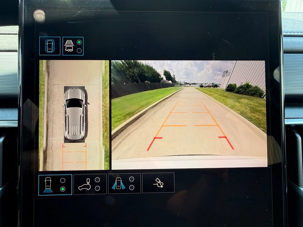 New 2026 Summit White GMC Elevation image 28