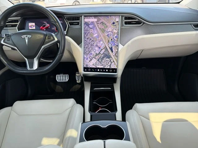 Used 2018  Tesla P100D image 9