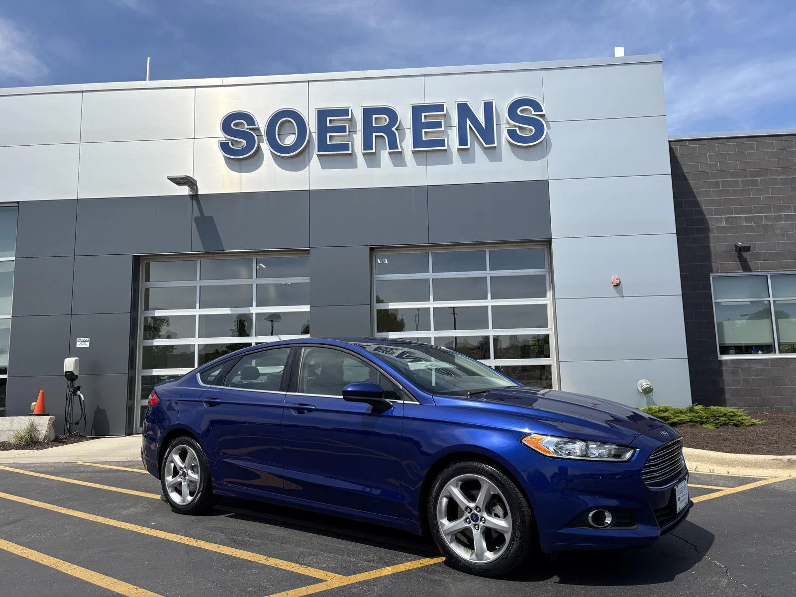 2016 Ford Fusion S FWD's photo