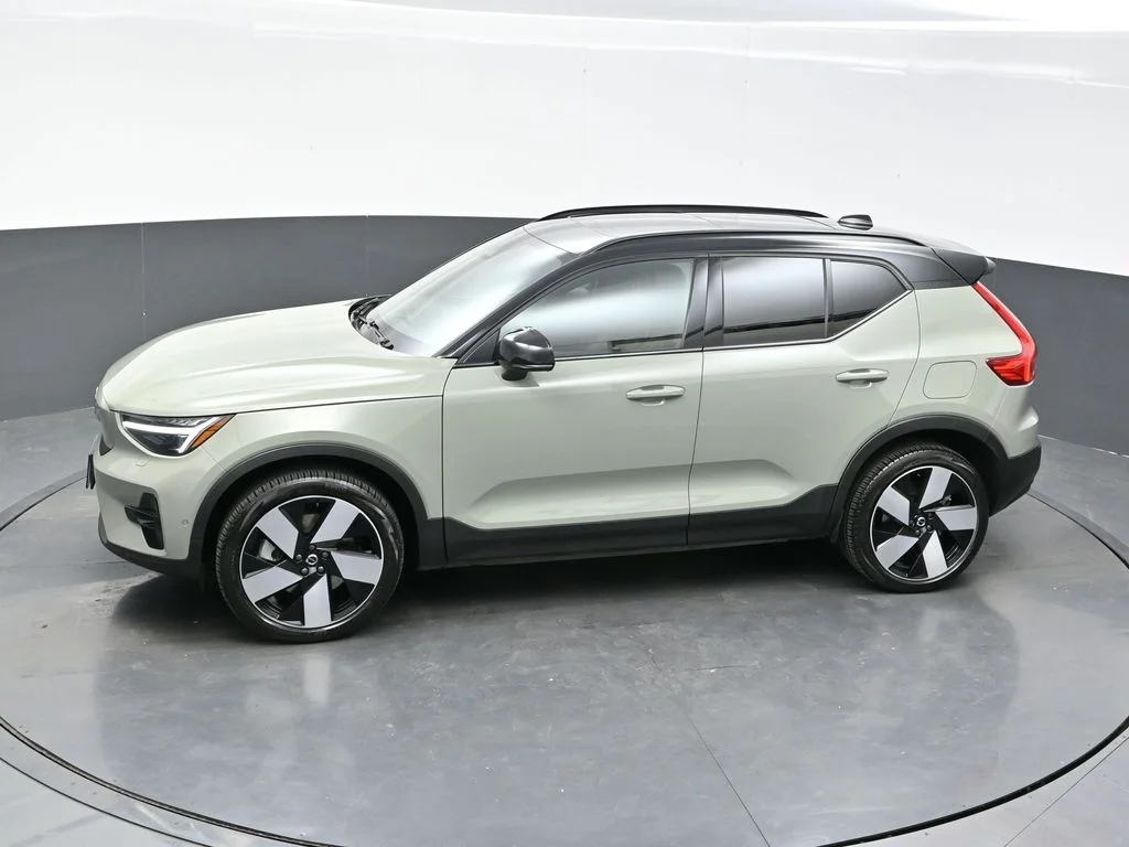 Certified Used 2023 Green Volvo Ultimate image 30