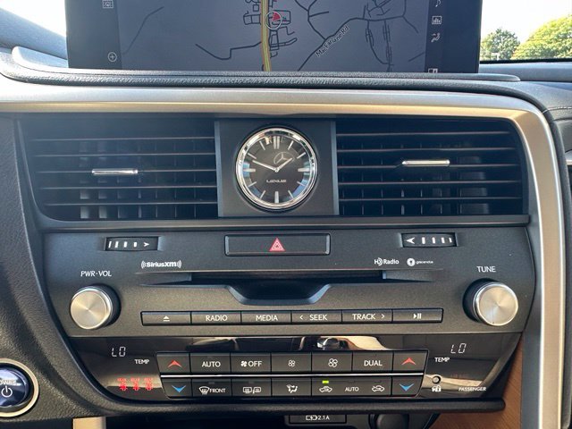 Used 2022 White Lexus 450h image 32
