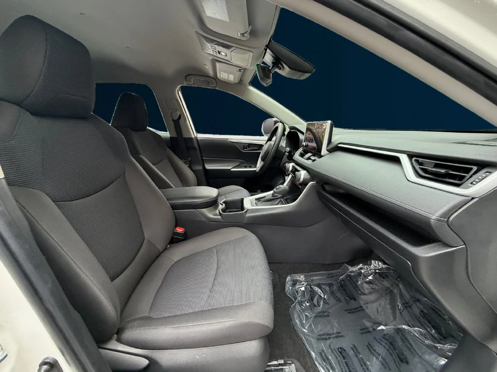 Used 2023 White Toyota LE image 17