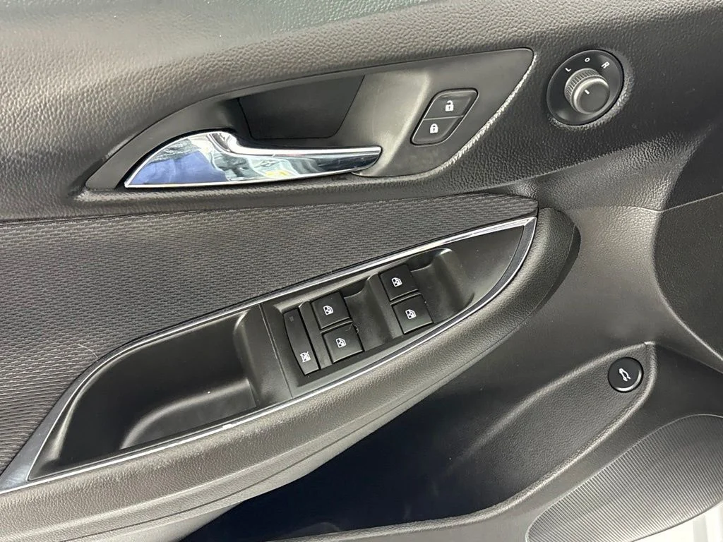 Used 2018 Silver Chevrolet LS image 22