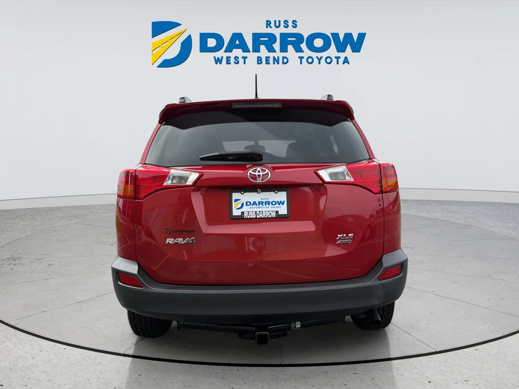 Used 2015 Red Toyota XLE image 6