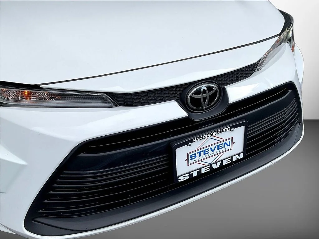 Used 2024 Ice Toyota LE image 32