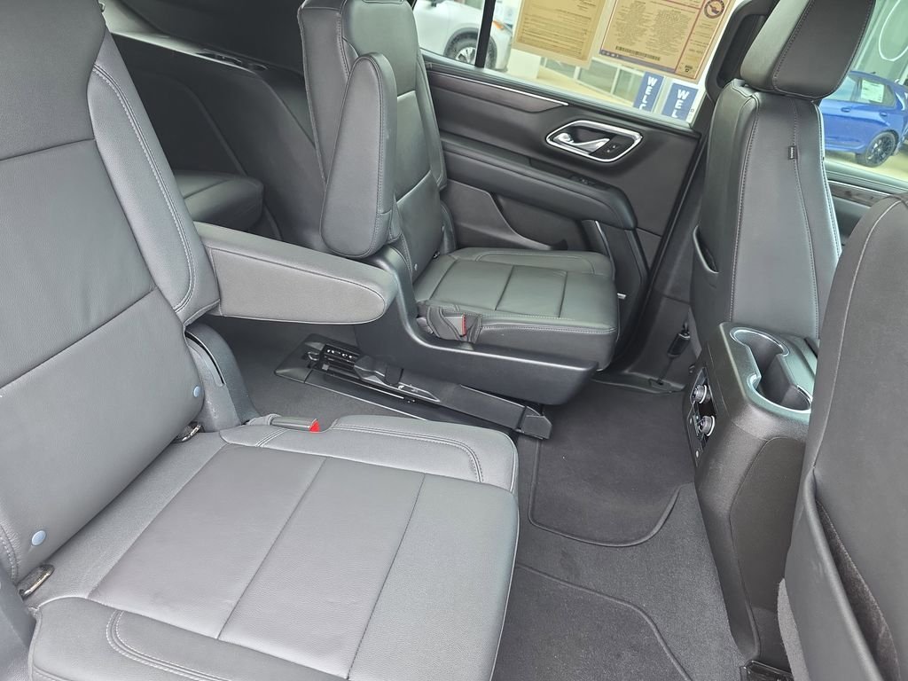 Used 2023 White Chevrolet Z71 image 32