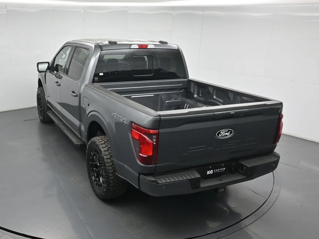 New 2026 Carbonized Gray Metallic Ford XLT image 41